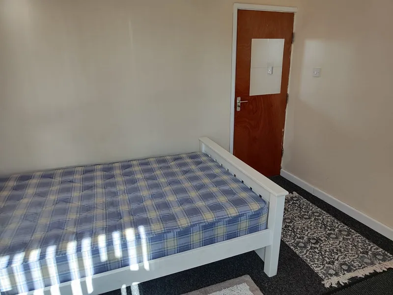 Norwood Road: 2 Bedroom House NG7 3FJ - Image 5